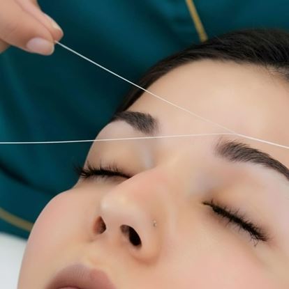 Picture of Forehead Threading
